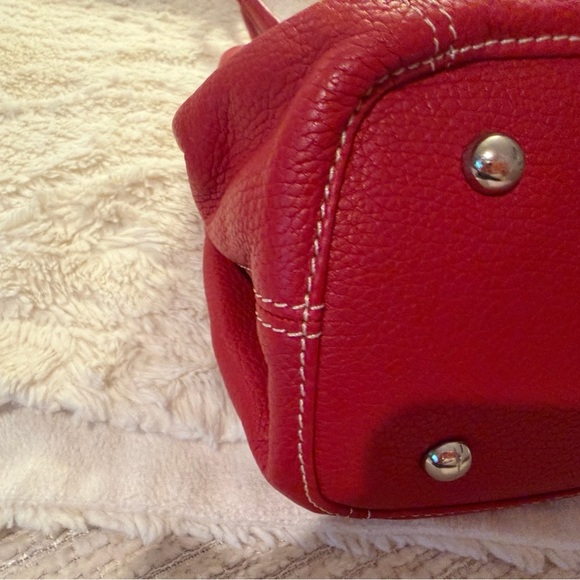 TignanelloNWT True Red Pebbled Leather Handbag and matching Wallet 8x10 - Picture 11 of 12